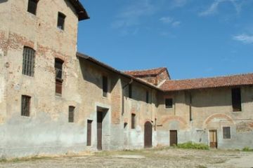Badia di Dulzago - Cortile Vecchie Scuderie